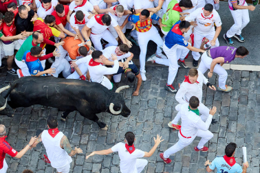 Segundo encierro de San Fermín 2026 con toros de Cebada Gago en Telefónica.