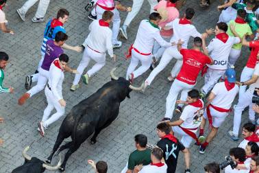 Segundo encierro de San Fermín 2026 con toros de Cebada Gago en Telefónica.