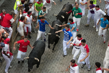 Segundo encierro de San Fermín 2026 con toros de Cebada Gago.