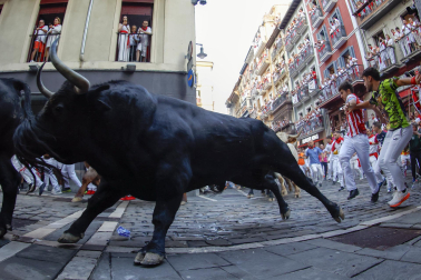 Segundo encierro de San Fermín 2026 con toros de Cebada Gago.