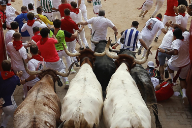 Segundo encierro de San Fermín 2026 con toros de Cebada Gago.
