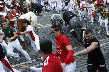 Segundo encierro de San Fermín 2026 con toros de Cebada Gago.