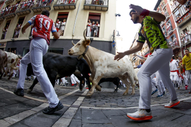 Segundo encierro de San Fermín 2026 con toros de Cebada Gago.