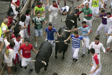 Segundo encierro de San Fermín 2026 con toros de Cebada Gago.