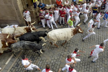 Segundo encierro de San Fermín 2026 con toros de Cebada Gago.