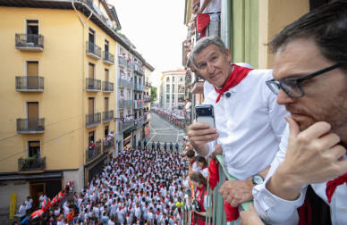 Foto de Feijóo en el encierro de San Fermín