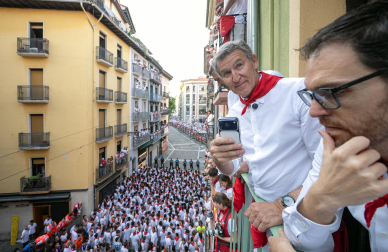 Foto de Feijóo en el encierro de San Fermín