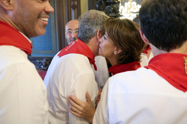 Fotos de Alberto Núñez Feijóo en el Baile de la Alpargata en las fiestas de San Fermín 2026