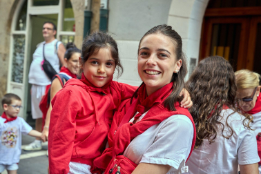Fotos de la salida de la Comparsa de Gigantes y Cabezudos este 8 de julio de San Fermín 2026