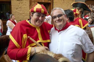 Fotos de la salida de la Comparsa de Gigantes y Cabezudos este 8 de julio de San Fermín 2026