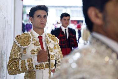 Fotos de la corrida del 8 de julio de la Feria del Toro 2026 con toros de la ganadería Cebada Gago para los diestros David Galván, Román y Manuel Diosleguarde