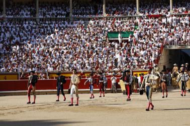 Fotos de la corrida del 8 de julio de la Feria del Toro 2026 con toros de la ganadería Cebada Gago para los diestros David Galván, Román y Manuel Diosleguarde