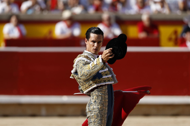 Fotos de la corrida del 8 de julio de la Feria del Toro 2026 con toros de la ganadería Cebada Gago para los diestros David Galván, Román y Manuel Diosleguarde