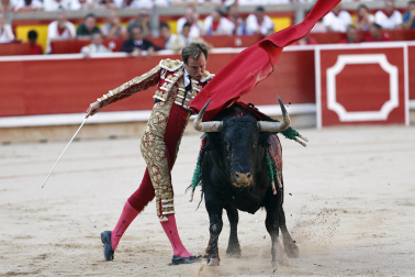 Fotos de la corrida del 8 de julio de la Feria del Toro 2026 con toros de la ganadería Cebada Gago para los diestros David Galván, Román y Manuel Diosleguarde