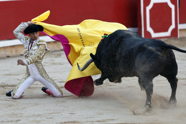 Fotos de la corrida del 8 de julio de la Feria del Toro 2026 con toros de la ganadería Cebada Gago para los diestros David Galván, Román y Manuel Diosleguarde