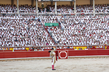 Fotos de la corrida del 8 de julio de la Feria del Toro 2026 con toros de la ganadería Cebada Gago para los diestros David Galván, Román y Manuel Diosleguarde