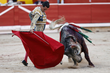 Fotos de la corrida del 8 de julio de la Feria del Toro 2026 con toros de la ganadería Cebada Gago para los diestros David Galván, Román y Manuel Diosleguarde