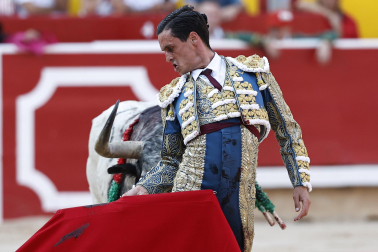 Fotos de la corrida del 8 de julio de la Feria del Toro 2026 con toros de la ganadería Cebada Gago para los diestros David Galván, Román y Manuel Diosleguarde