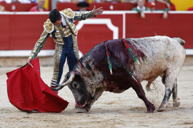 Fotos de la corrida del 8 de julio de la Feria del Toro 2026 con toros de la ganadería Cebada Gago para los diestros David Galván, Román y Manuel Diosleguarde