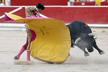 Fotos de la corrida del 8 de julio de la Feria del Toro 2026 con toros de la ganadería Cebada Gago para los diestros David Galván, Román y Manuel Diosleguarde