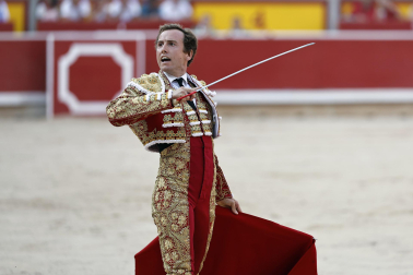 Fotos de la corrida del 8 de julio de la Feria del Toro 2026 con toros de la ganadería Cebada Gago para los diestros David Galván, Román y Manuel Diosleguarde