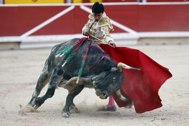 Fotos de la corrida del 8 de julio de la Feria del Toro 2026 con toros de la ganadería Cebada Gago para los diestros David Galván, Román y Manuel Diosleguarde