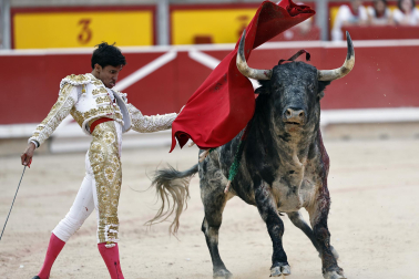 Fotos de la corrida del 8 de julio de la Feria del Toro 2026 con toros de la ganadería Cebada Gago para los diestros David Galván, Román y Manuel Diosleguarde