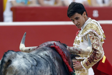 Fotos de la corrida del 8 de julio de la Feria del Toro 2026 con toros de la ganadería Cebada Gago para los diestros David Galván, Román y Manuel Diosleguarde
