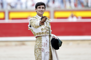 Fotos de la corrida del 8 de julio de la Feria del Toro 2026 con toros de la ganadería Cebada Gago para los diestros David Galván, Román y Manuel Diosleguarde