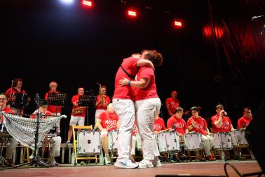 Fotos del concierto de Motxila 21 en la plaza del Castillo en San Fermín 2026