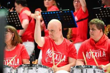 Fotos del concierto de Motxila 21 en la plaza del Castillo en San Fermín 2026