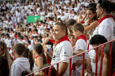 ambiente plaza toros tercer encierro san fermin 2026