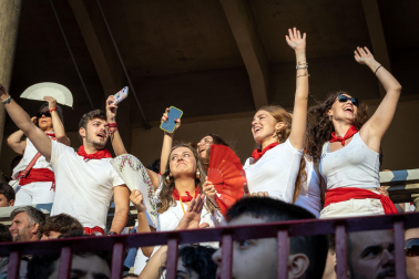 ambiente plaza toros tercer encierro san fermin 2026