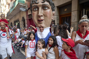 Foto de la salida de la Comparsa de Gigantes y Cabezudos este 9 de julio de San Fermín 2026