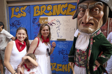 Foto de la salida de la Comparsa de Gigantes y Cabezudos este 9 de julio de San Fermín 2026