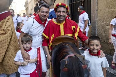 Foto de la salida de la Comparsa de Gigantes y Cabezudos este 9 de julio de San Fermín 2026