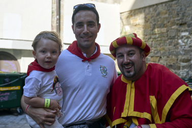 Foto de la salida de la Comparsa de Gigantes y Cabezudos este 9 de julio de San Fermín 2026