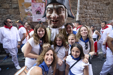 Foto de la salida de la Comparsa de Gigantes y Cabezudos este 9 de julio de San Fermín 2026