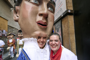 Foto de la salida de la Comparsa de Gigantes y Cabezudos este 9 de julio de San Fermín 2026