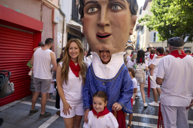 Foto de la salida de la Comparsa de Gigantes y Cabezudos este 9 de julio de San Fermín 2026