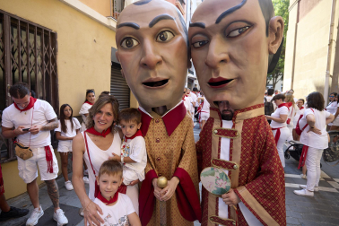 Foto de la salida de la Comparsa de Gigantes y Cabezudos este 9 de julio de San Fermín 2026