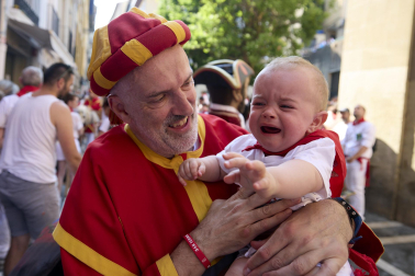 Foto de la salida de la Comparsa de Gigantes y Cabezudos este 9 de julio de San Fermín 2026