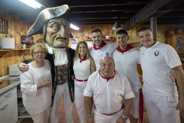 Foto de la salida de la Comparsa de Gigantes y Cabezudos este 9 de julio de San Fermín 2026