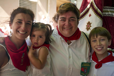 Foto de la salida de la Comparsa de Gigantes y Cabezudos este 9 de julio de San Fermín 2026