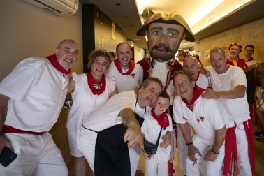 Foto de la salida de la Comparsa de Gigantes y Cabezudos este 9 de julio de San Fermín 2026