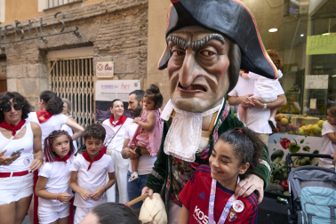 Foto de la salida de la Comparsa de Gigantes y Cabezudos este 9 de julio de San Fermín 2026