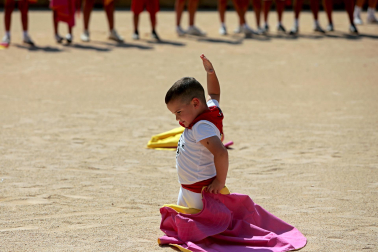 Los niños pudieron disfrutar de la primera jornada de los 'Toros en familia' en la plaza de toros de Pamplona este jueves, 9 de julio