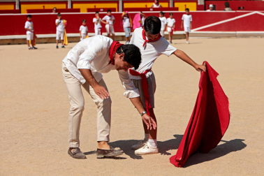 Los niños pudieron disfrutar de la primera jornada de los 'Toros en familia' en la plaza de toros de Pamplona este jueves, 9 de julio