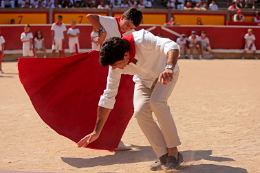 Los niños pudieron disfrutar de la primera jornada de los 'Toros en familia' en la plaza de toros de Pamplona este jueves, 9 de julio