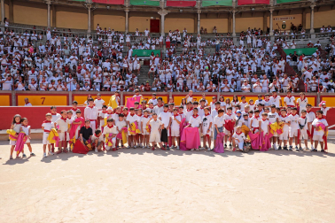 Los niños pudieron disfrutar de la primera jornada de los 'Toros en familia' en la plaza de toros de Pamplona este jueves, 9 de julio